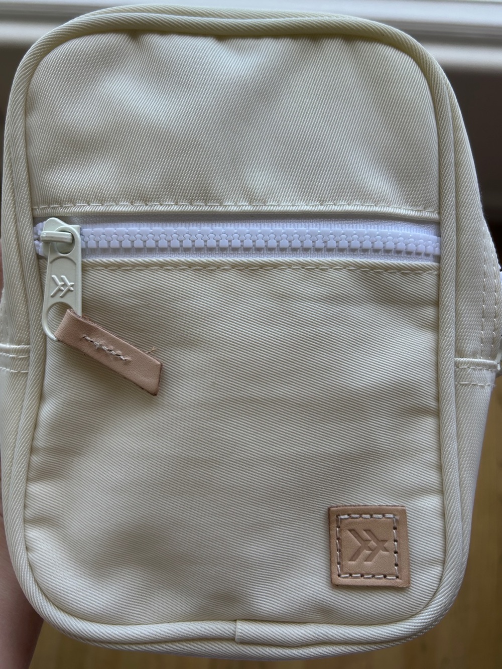 Thread Wallets Crossbody bag in Off-White New without Tags - Picture 2 of 5